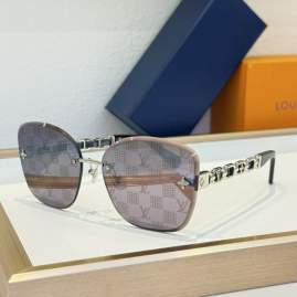 Picture of Louis Vuitton Sunglasses _SKUfw77095913fw